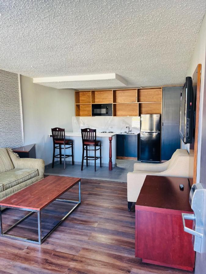 North Villa Extended Stay Houston Bagian luar foto