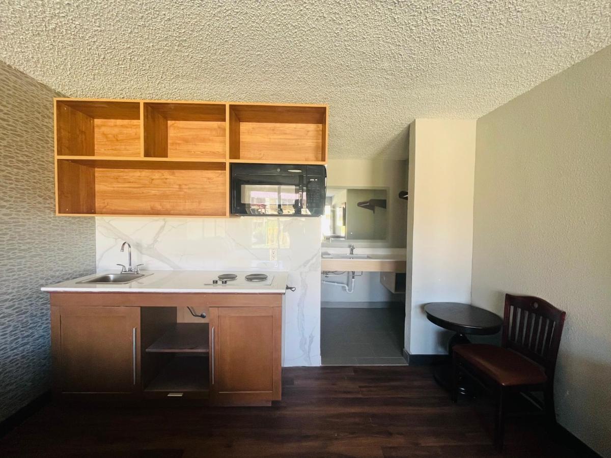 North Villa Extended Stay Houston Bagian luar foto